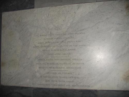Antonio Maria Galli (Gallo), Grabmal S. Maria in Aracoeli, Inschrift Bodenplatte