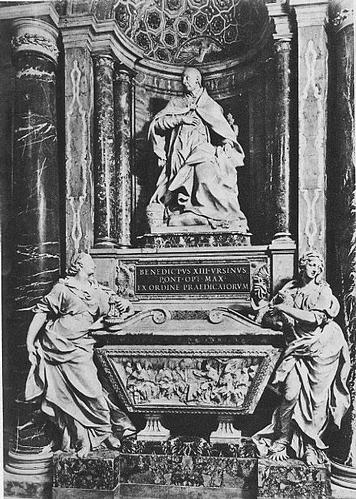 Benedikt XIII., Grabmal S. Maria sopra Minerva, Gesamtansicht