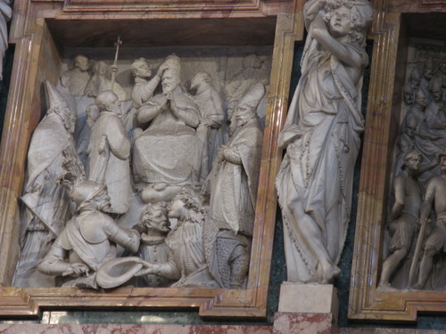 Clemens VIII., Grabmal S. Maria Maggiore, Relief oben mitte