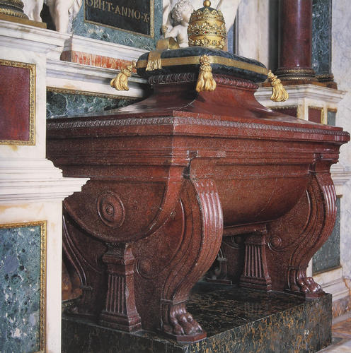 Clemens XII., Grabmal S. Giovanni in Laterano, Sarkophag 