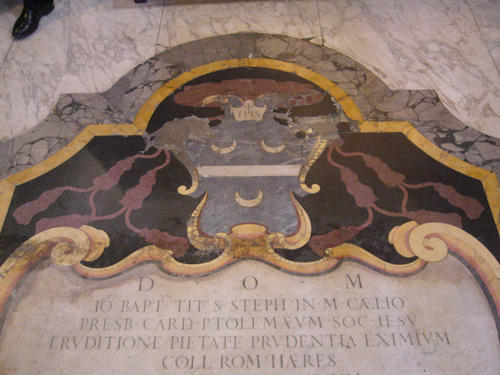 Giovanni Battista Tolomei, Grabmal S. Ignazio, Wappen