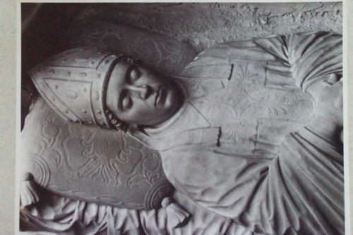 Filippo de Levis, Grabmal S. Maria Maggiore, Liegefigur Detail