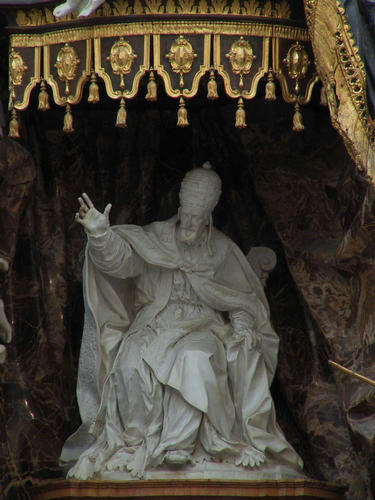 Gregor XV., Grabmal S. Ignazio, Ehrenstatue