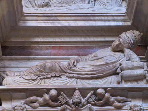 Hadrian VI., Grabmal S. Maria dell'Anima, Liegefigur