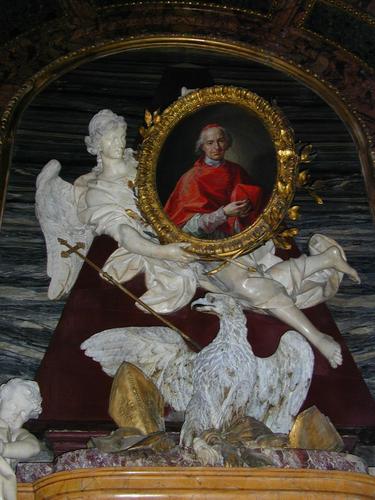 Giuseppe Renato Imperiali, Grabmal S. Agostino, Fama mit Portrait 
