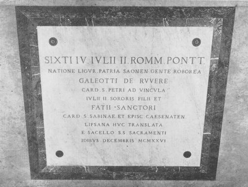 Julius II, Grabmal S. Pietro in Vincoli, Grabplatte Gruft