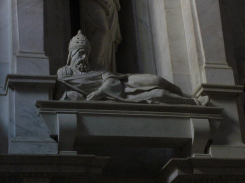 Julius II., Grabmal S. Pietro in Vincoli, Papststatue