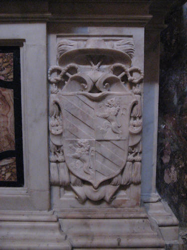 Ladislao d'Aquino, Grabmal S. Maria sopra Minerva, Wappen