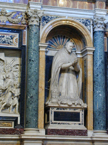 Paul V., Grabmal S. Maria Maggiore, Ehrenstatue
