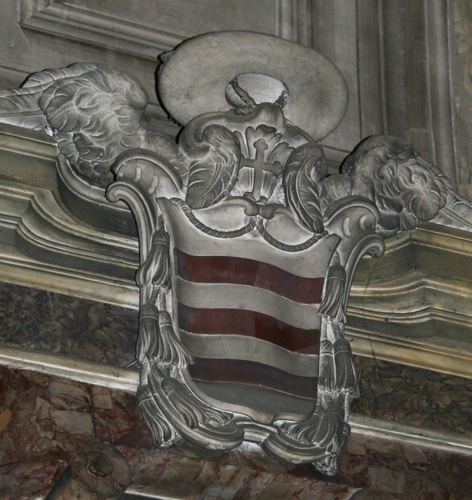 Pier Luigi Carafa d. J., Grabmal in S. Andrea delle Fratte, Wappen