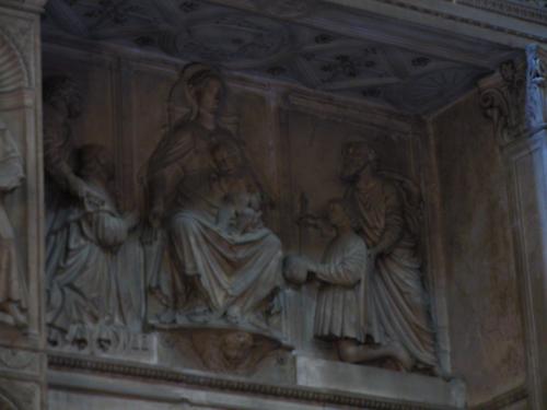 Pietro Riario, Grabmal SS. Apostoli, Maria mit Kind